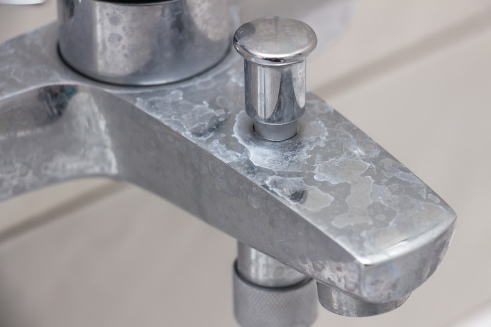 Reasons for water deposition in the pipe