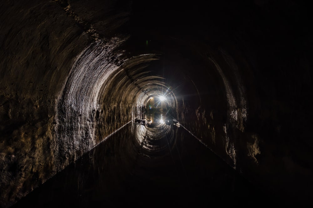 Examining the structure of sewage wells and well drilling methods
